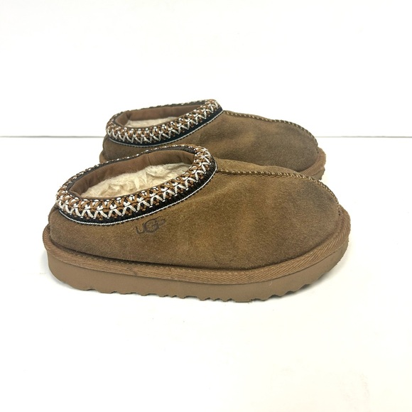 UGG Brown Kids Slippers - Picture 2 of 13